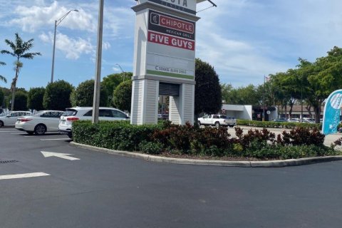 Propiedad comercial en venta en Hialeah, Florida № 1691709 - foto 27