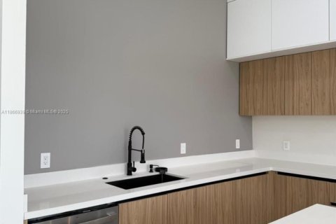 Casa en alquiler en Cape Coral, Florida, 3 dormitorios, 182.55 m2 № 1979514 - foto 16