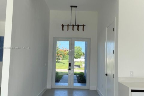 Casa en alquiler en Cape Coral, Florida, 3 dormitorios, 182.55 m2 № 1979514 - foto 24