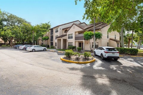 Condo in Pompano Beach, Florida, 1 bedroom  № 2065471