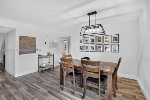 Casa en venta en Sunrise, Florida, 4 dormitorios, 182.09 m2 № 2247287 - foto 16