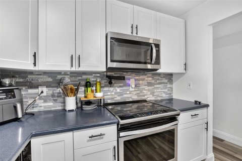 Casa en venta en Sunrise, Florida, 4 dormitorios, 182.09 m2 № 2247287 - foto 12