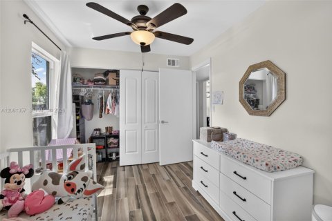 Casa en venta en Sunrise, Florida, 4 dormitorios, 182.09 m2 № 2247287 - foto 25