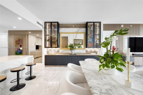 Copropriété à louer à Miami, Floride: 3 chambres, 198.9 m2 № 1965865 - photo 7