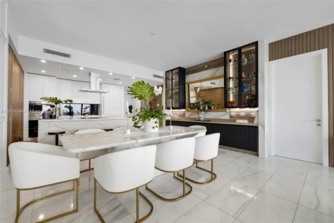 Copropriété à louer à Miami, Floride: 3 chambres, 198.9 m2 № 1965865 - photo 11