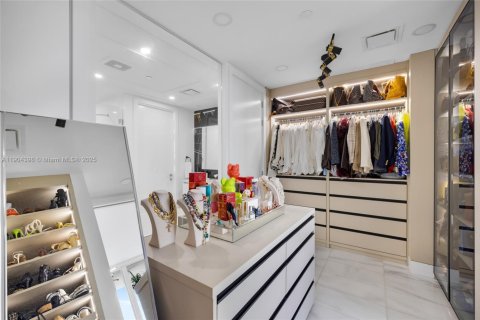 Copropriété à louer à Miami, Floride: 3 chambres, 198.9 m2 № 1965865 - photo 21