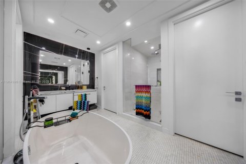 Copropriété à louer à Miami, Floride: 3 chambres, 198.9 m2 № 1965865 - photo 23