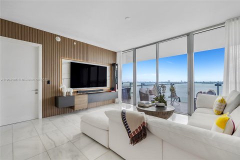 Copropriété à louer à Miami, Floride: 3 chambres, 198.9 m2 № 1965865 - photo 12