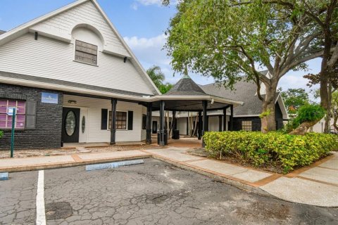 Immobilier commercial à louer à Largo, Floride: 3396.88 m2 № 2415269 - photo 11