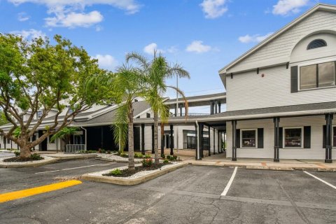 Immobilier commercial à louer à Largo, Floride: 3396.88 m2 № 2415269 - photo 4