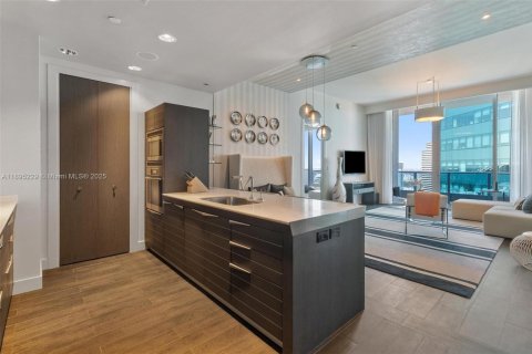 Condo in Miami, Florida, 2 bedrooms  № 2052728