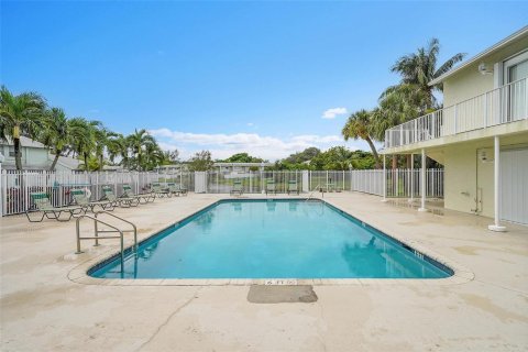 Condo in Deerfield Beach, Florida, 2 bedrooms  № 2173151 - photo 17