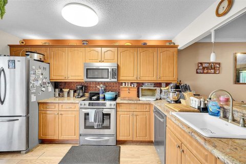 Condo in Deerfield Beach, Florida, 2 bedrooms  № 2173151 - photo 8