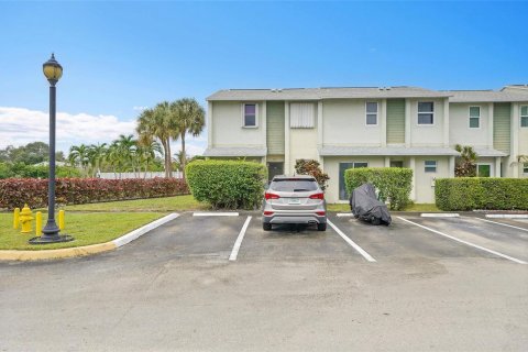 Condo in Deerfield Beach, Florida, 2 bedrooms  № 2173151 - photo 4