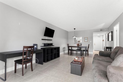 Copropriété à vendre à Sunrise, Floride: 1 chambre, 69.31 m2 № 2386962 - photo 6