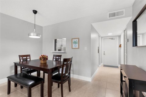 Copropriété à vendre à Sunrise, Floride: 1 chambre, 69.31 m2 № 2386962 - photo 7