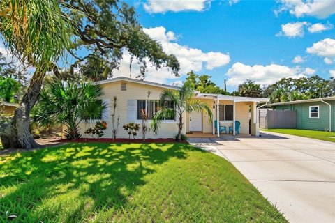 Casa en Saint Petersburg, Florida 3 dormitorios, 118.91 m2 № 2386663