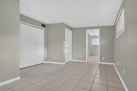Casa en venta en Saint Petersburg, Florida, 3 dormitorios, 118.91 m2 № 2386663 - foto 19