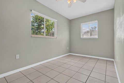 Casa en venta en Saint Petersburg, Florida, 3 dormitorios, 118.91 m2 № 2386663 - foto 29