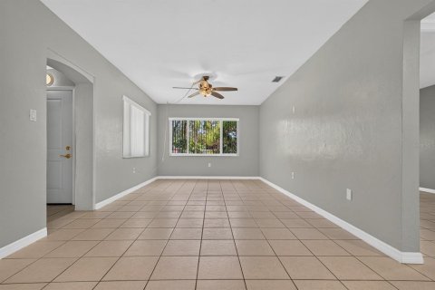 Casa en venta en Saint Petersburg, Florida, 3 dormitorios, 118.91 m2 № 2386663 - foto 4