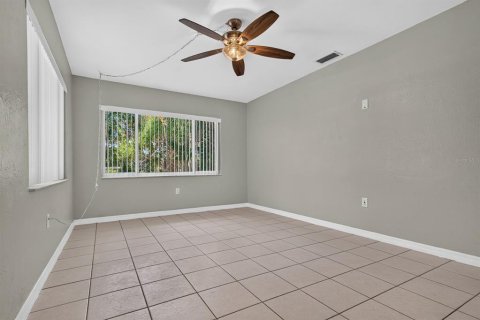 Casa en venta en Saint Petersburg, Florida, 3 dormitorios, 118.91 m2 № 2386663 - foto 7
