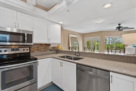 Condo in Sarasota, Florida, 2 bedrooms  № 2095142 - photo 18