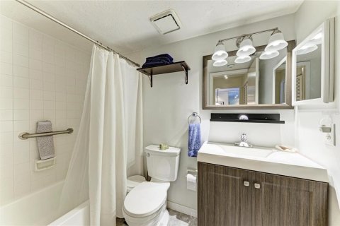 Купить кондоминиум в Сарасота, Флорида 7 комнат, 89м2, № 1900308 - фото 25