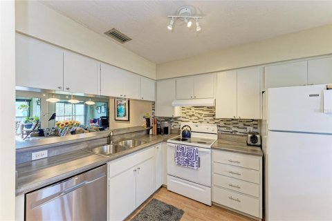 Купить кондоминиум в Сарасота, Флорида 7 комнат, 89м2, № 1900308 - фото 15