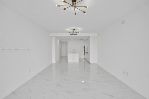 Купить кондоминиум в Майами, Флорида 3 спальни, 152.27м2, № 1942170 - фото 17