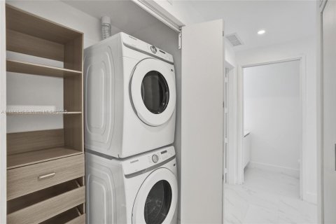 Купить кондоминиум в Майами, Флорида 3 спальни, 152.27м2, № 1942170 - фото 25