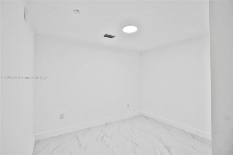 Купить кондоминиум в Майами, Флорида 3 спальни, 152.27м2, № 1942170 - фото 24