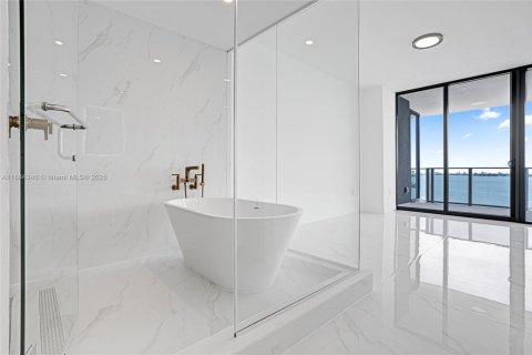 Купить кондоминиум в Майами, Флорида 3 спальни, 152.27м2, № 1942170 - фото 11