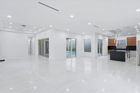 House in Port Charlotte, Florida 4 bedrooms, 232.26 sq.m. № 2220910 - photo 16