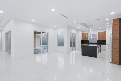 House in Port Charlotte, Florida 4 bedrooms, 232.26 sq.m. № 2220910 - photo 17