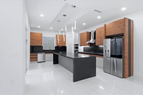 House in Port Charlotte, Florida 4 bedrooms, 232.26 sq.m. № 2220910 - photo 19