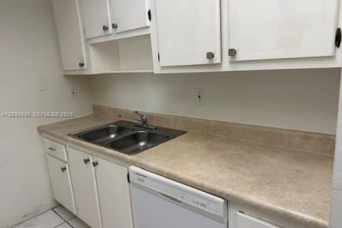 Condominio en venta en Miami, Florida, 1 dormitorio, 57.04 m2 № 2085008 - foto 3