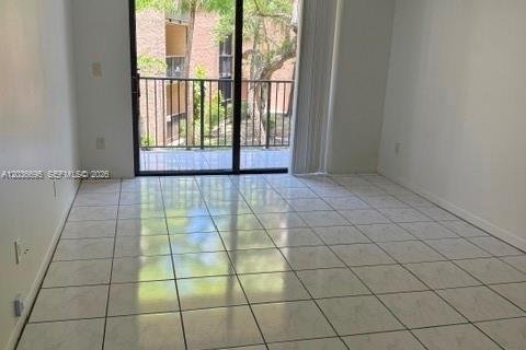 Condominio en venta en Miami, Florida, 1 dormitorio, 57.04 m2 № 2085008 - foto 4