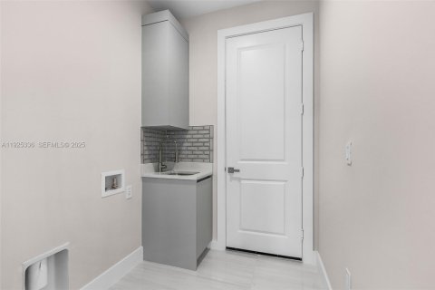 Casa en venta en Naples, Florida, 3 dormitorios, 141.12 m2 № 1983884 - foto 12