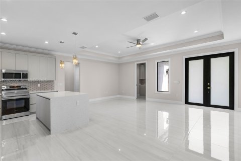 Casa en venta en Naples, Florida, 3 dormitorios, 141.12 m2 № 1983884 - foto 7