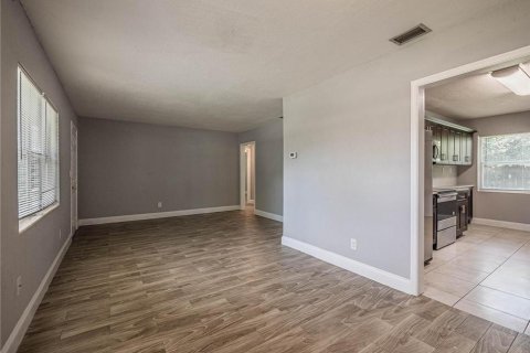 Casa en alquiler en Winter Haven, Florida, 3 dormitorios, 135.27 m2 № 2117094 - foto 5