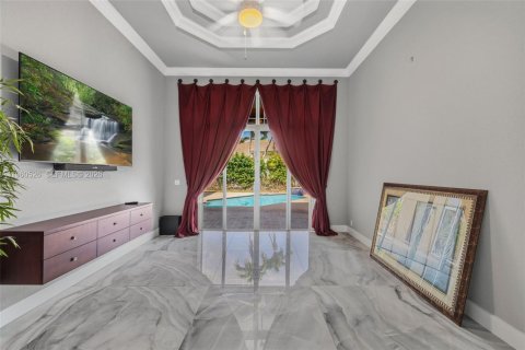 House in Miramar, Florida 4 bedrooms, 254.55 sq.m. № 2023678 - photo 12