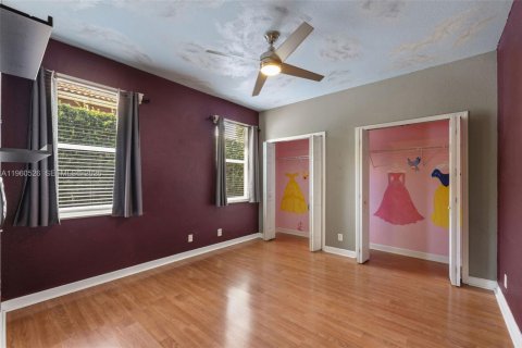 House in Miramar, Florida 4 bedrooms, 254.55 sq.m. № 2023678 - photo 18