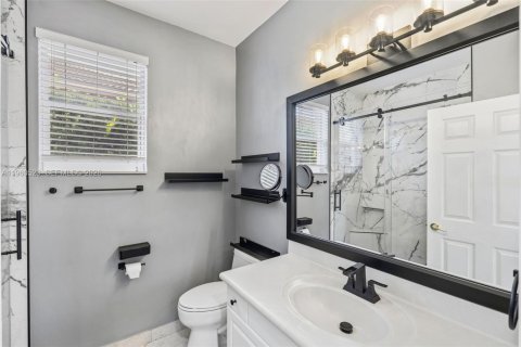 House in Miramar, Florida 4 bedrooms, 254.55 sq.m. № 2023678 - photo 23