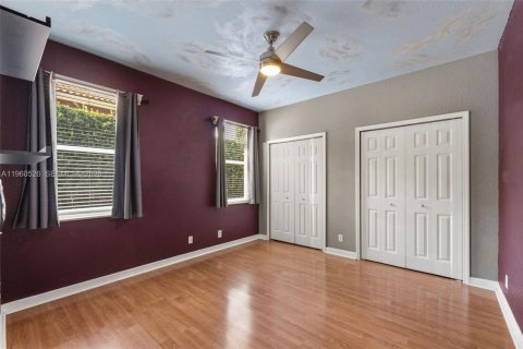 House in Miramar, Florida 4 bedrooms, 254.55 sq.m. № 2023678 - photo 19