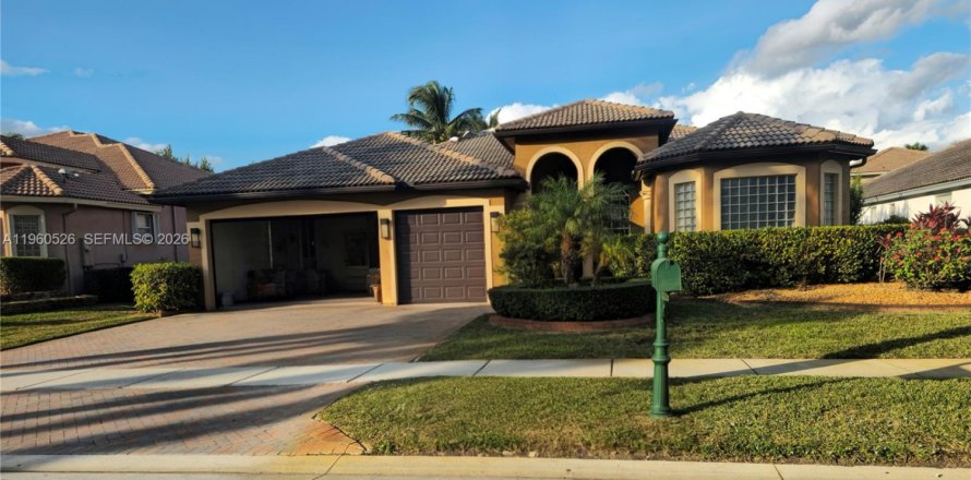 Villa ou maison à Miramar, Floride 4 chambres, 254.55 m2 № 2023678