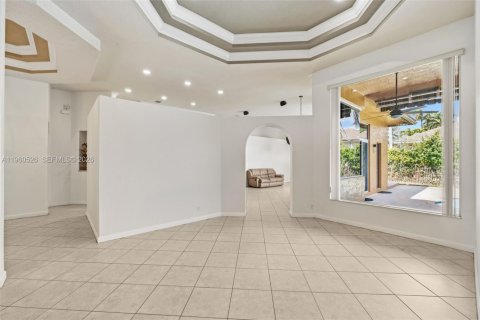 House in Miramar, Florida 4 bedrooms, 254.55 sq.m. № 2023678 - photo 5