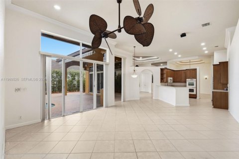 House in Miramar, Florida 4 bedrooms, 254.55 sq.m. № 2023678 - photo 8