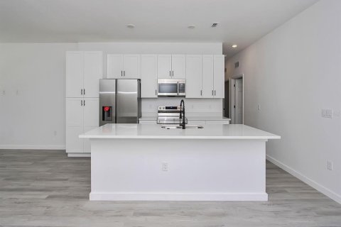 Casa en venta en Sebring, Florida, 4 dormitorios, 155.33 m2 № 1649237 - foto 4