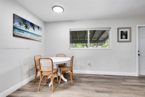 House in Palm Beach Gardens, Florida 3 bedrooms, 85.28 sq.m. № 1970416 - photo 13