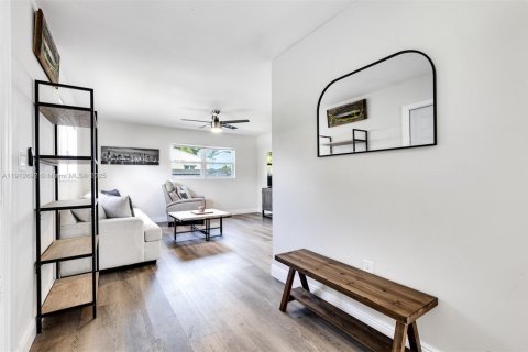 House in Palm Beach Gardens, Florida 3 bedrooms, 85.28 sq.m. № 1970416 - photo 4